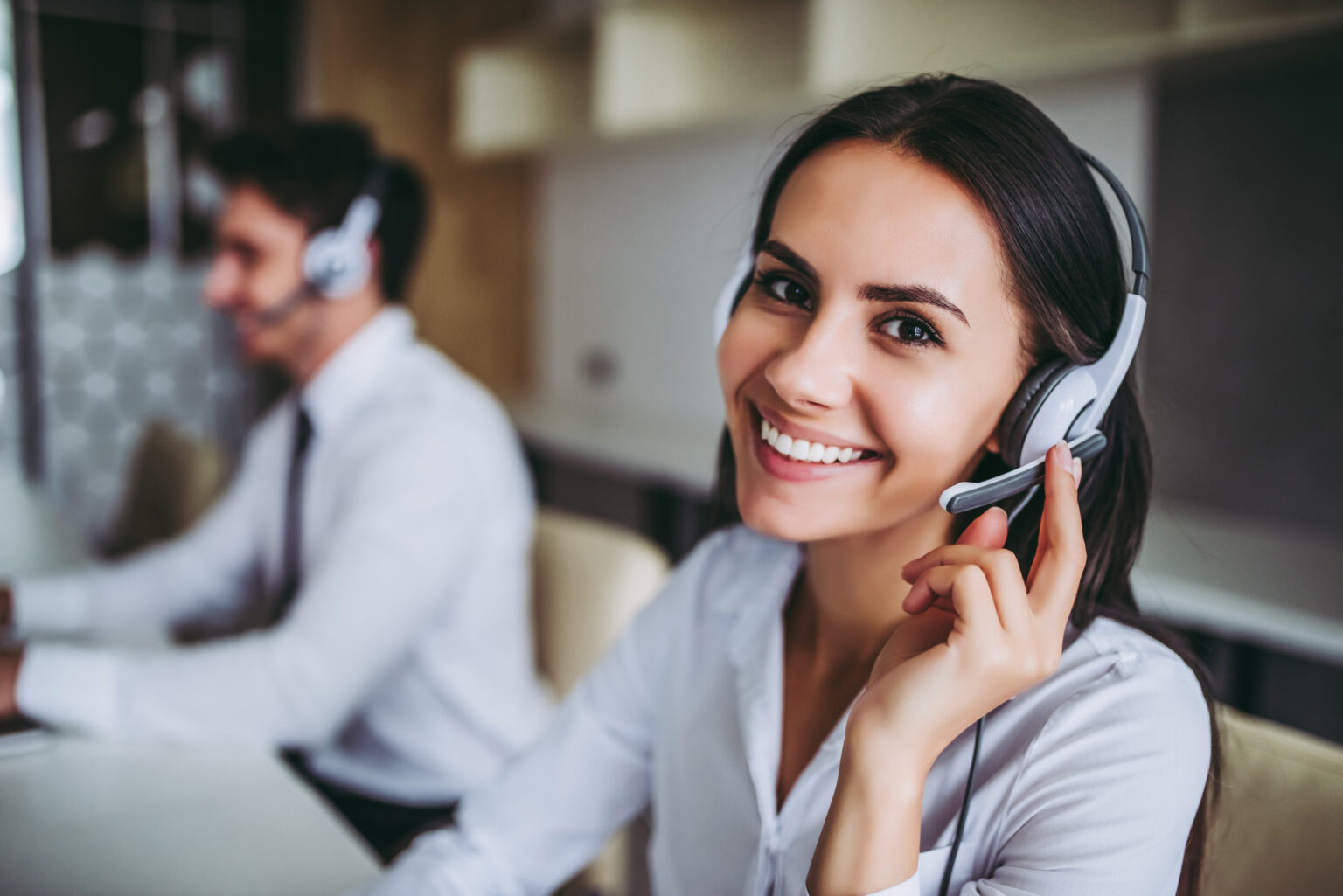 What Is Outsourcing And When Should You Use It 7 Examples