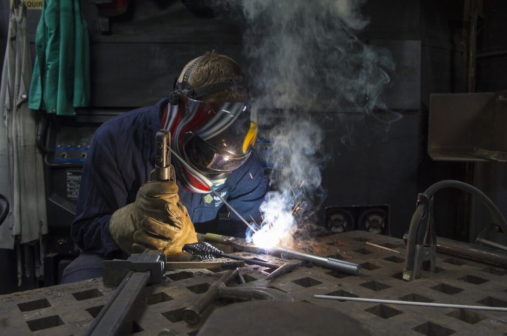 5 Factors to Consider When Hiring a Welding Company